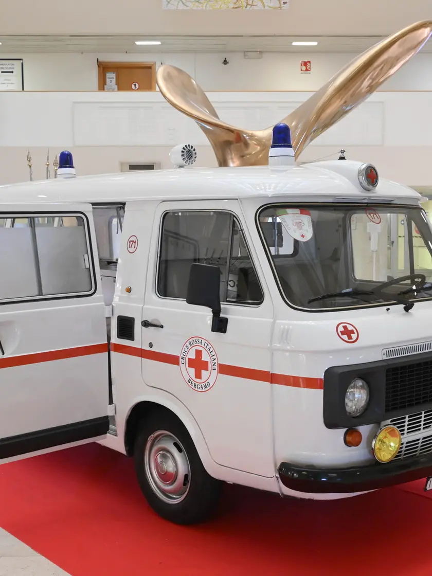 L'inaugurazione della mostra in ospedale (Petrussi)