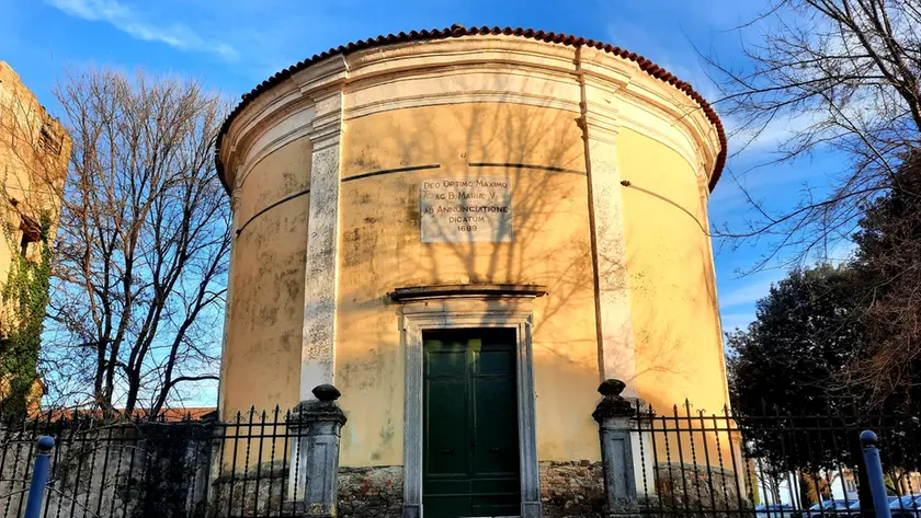 La chiesa di Santa Maria Annunziata, già cappella Caratti
