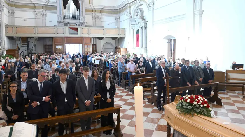La chiesa di Mortegliano gremita per l’ultimo saluto a Franca Busatto (foto Petrussi)