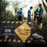 I volontari di Maglia Nera impegnati nella manutenzione dei sentieri per Mtb