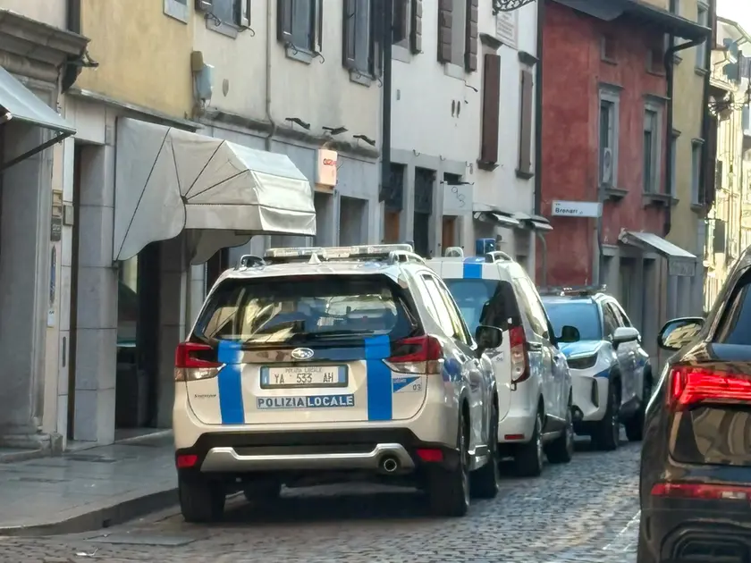 La polizia locale sul posto