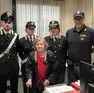 L'anziana con carabinieri e polizia