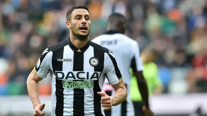 Rolando Mandragora con la maglia dell'Udinese