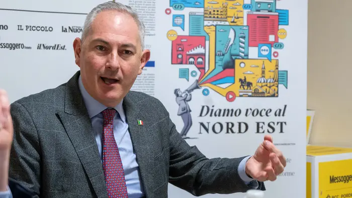 Il sindaco di Pordenone Alessandro Basso in redazione al Messaggero Veneto