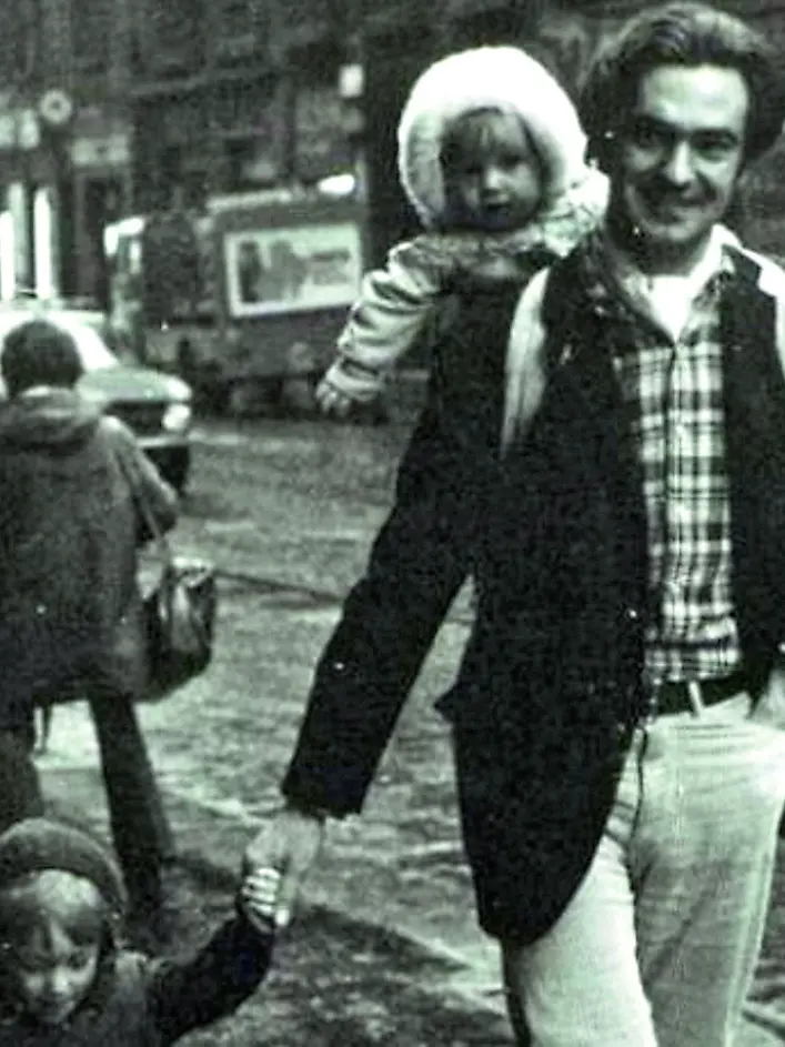 Tiziano Terzani con Saskia bambina