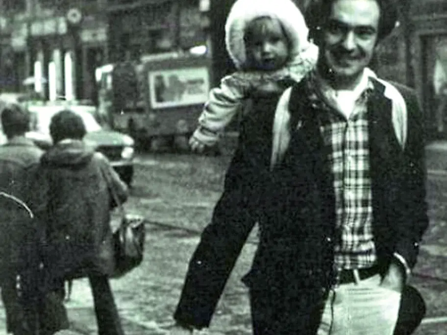 Tiziano Terzani con Saskia bambina
