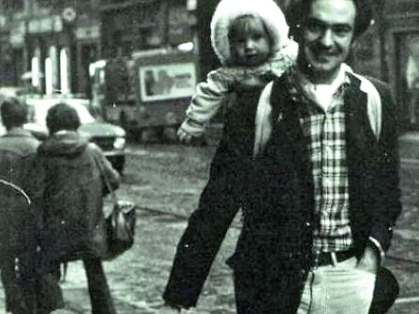 Tiziano Terzani con Saskia bambina