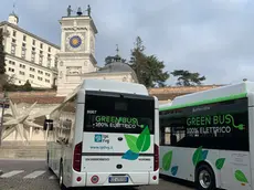 Due autobus elettrici della flotta di Arriva Udine