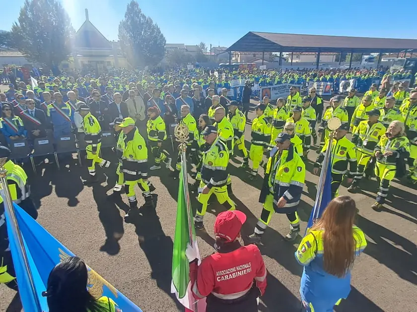 Si è tenuto a Gemona il raduno della Protezione civile del Nord Italia (Foto Petrussi)