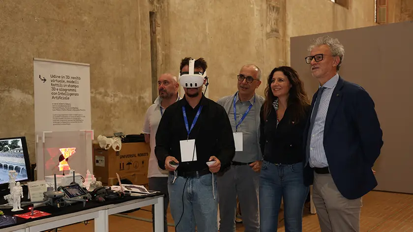 Le vetrine della ricerca con il rettore Montanari e Gavallotti
