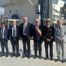Da sinistra Scafidi, Gambardella, Bordin, Del Frate, Vadi e Carlini davanti al mercantile CL Nogaro