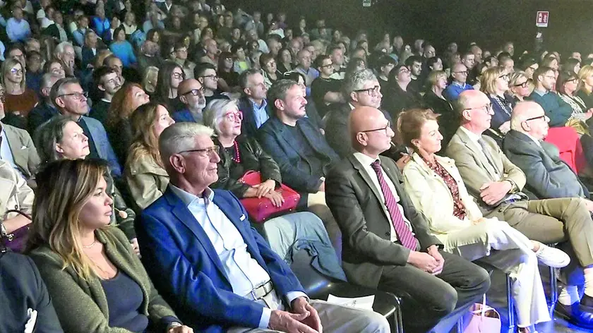 Il pubblico in sala al Capitol di Pordenone
