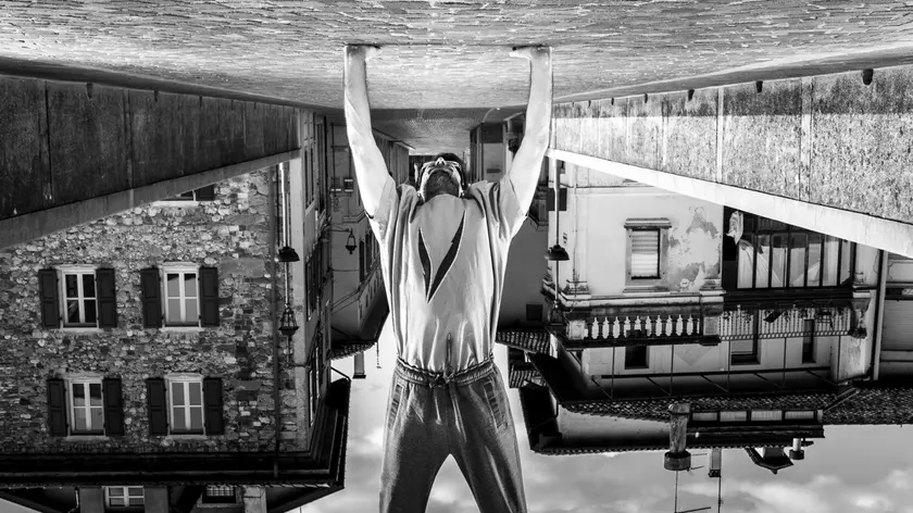 La fotografia “Atlante” di Alessandro Missana, scattata sul Ponte del Diavolo a Cividale