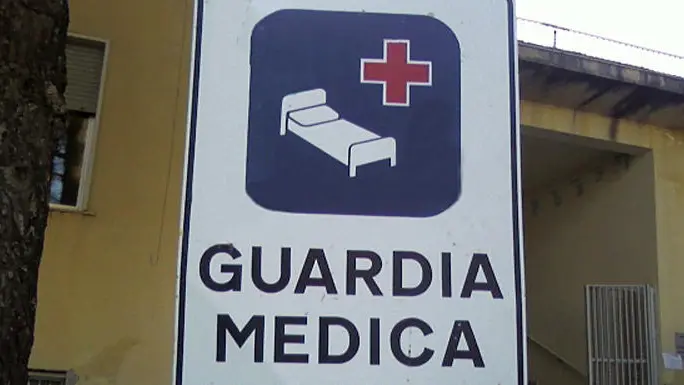 Insegna di Guardia medica.