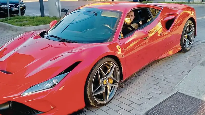 Giuliano, il titolare, in Ferrari