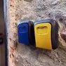 Key box all’esterno di alcuni alloggi destinati ai vacanzieri