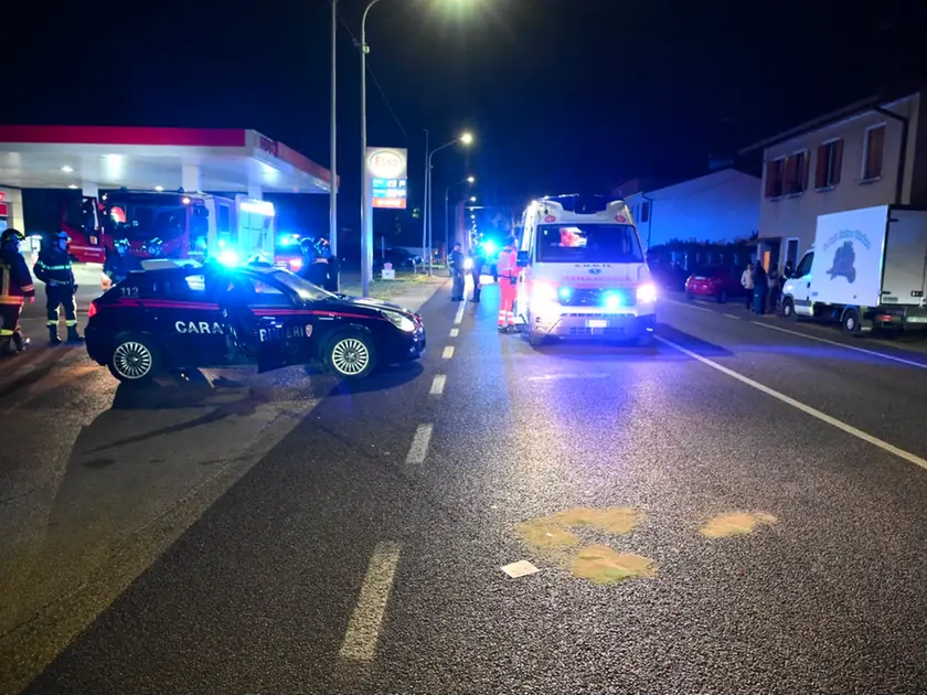 Ambulanza e forze dell'ordine sul posto