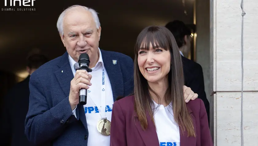 Katia Cescon con il presidente della Tinet Vecchies Foto F. Moret