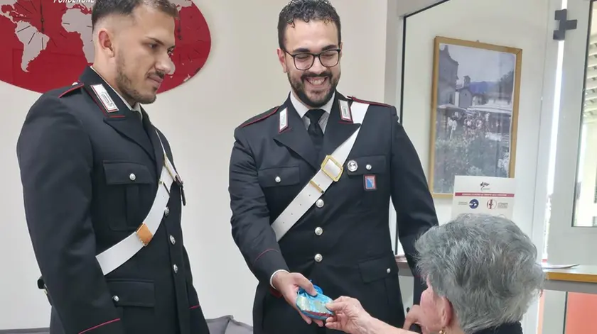 Restituita la refurtiva all'anziana truffata