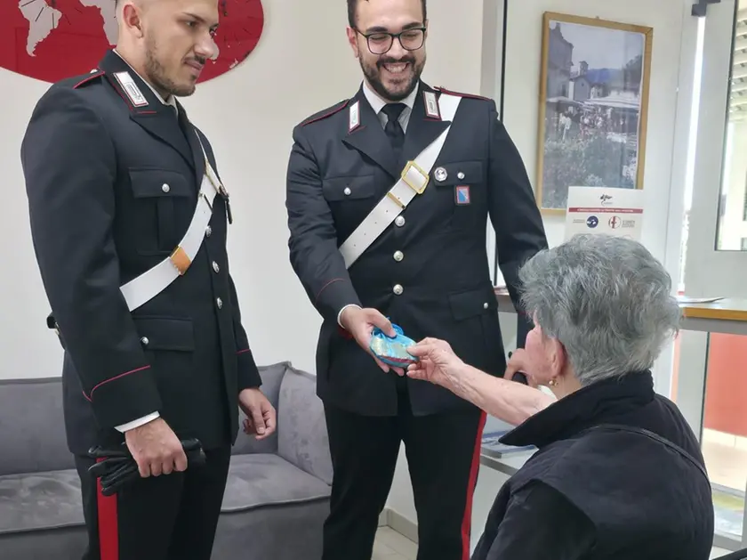 Restituita la refurtiva all'anziana truffata