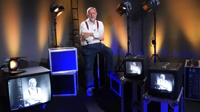 Lo scrittore Angelo Floramo nel documentario sul teatro