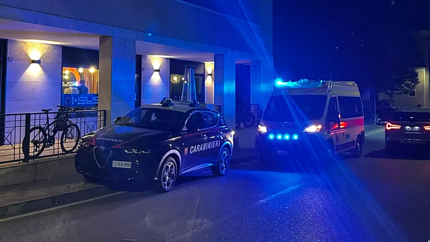 Carabinieri e 118 nel luogo dove è avvenuta l’aggressione alla tredicenne