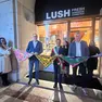 Il taglio del nastro per l’apertura di Lush a Udine nella serata dell’8 ottobre
