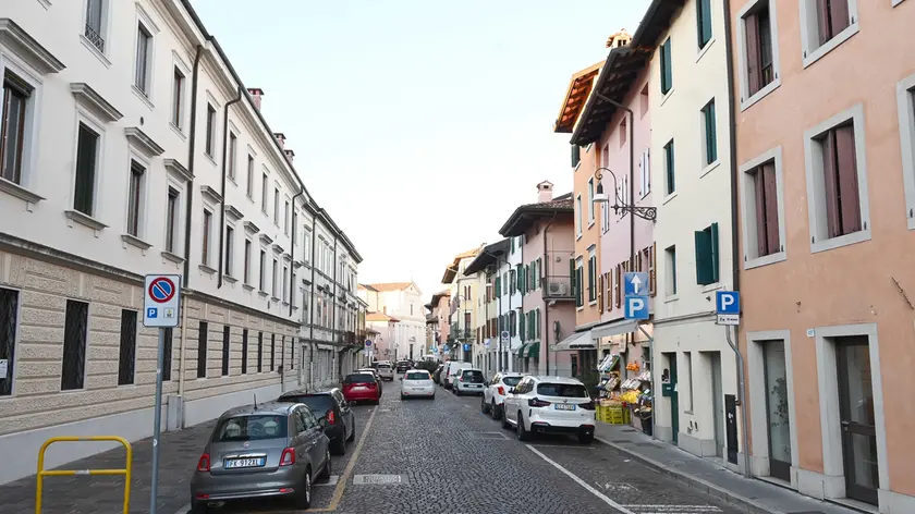 Una visuale di via Grazzano. Foto Petrussi