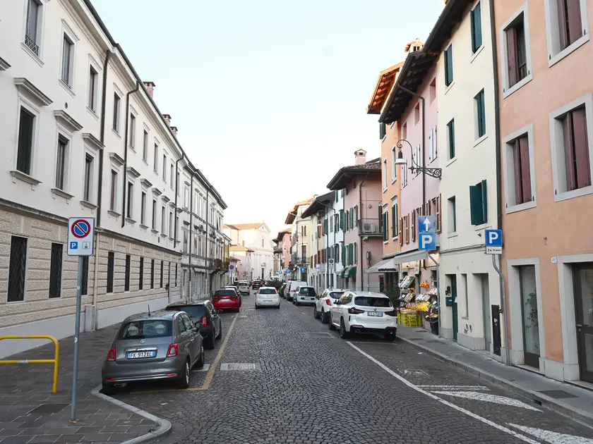Una visuale di via Grazzano. Foto Petrussi