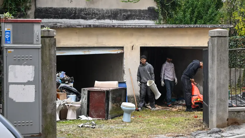 Le operazioni di messa in sicurezza della palazzina in via Caboto (F. Brisotto/Petrussi)