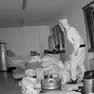 Il ladro ripreso dalle telecamere di videosorveglianza