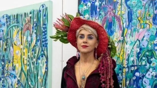 L’attrice Mania Akbari a Londra