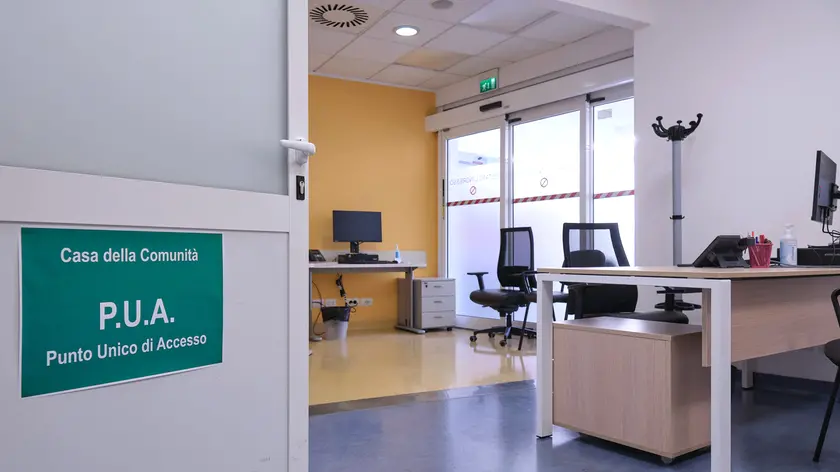 L’ingresso al punto unico d’accesso di una delle Case della comunità aperte in Friuli Venezia Giulia (Silvano)