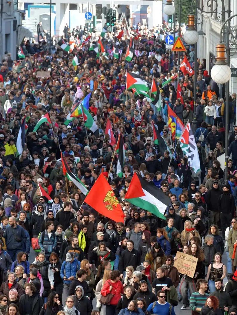 Il corteo a Trieste (foto Bruni)