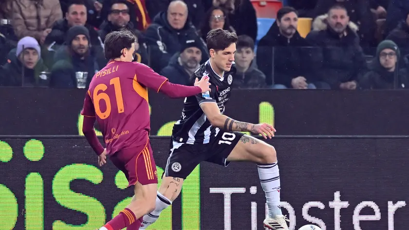 Zaniolo e Pisilli nella gara giocata lo scorso anno a Udine quando il 10, reduce da un infortunio, entrò solo nel finale