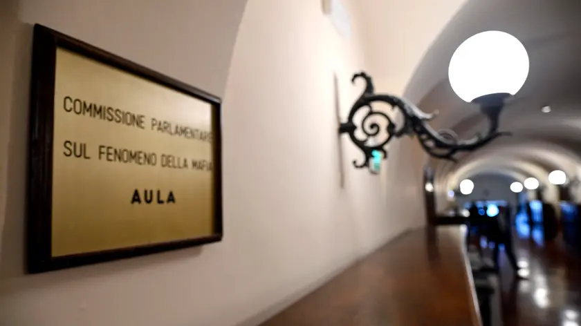 La targa dellÕaula di Palazzo San Macuto durante lÕelezione del presidente, dei vicepresidenti e dei segretario della Commissione Parlamentare Antimafia, Palazzo San Macuto, Roma, 23 maggio 2023. ANSA/RICCARDO ANTIMIANI