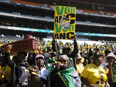 epa11367772 African National Congress Party (ANC) supporters gather at the final election rally held at the FNB Stadium in Soweto, Johannesburg, South Africa, 25 May 2024. The final election campaign rallies by all major parties will be held over the weekend as the country prepares for general elections on May 29. The elections come 30 years after the end of Apartheid and the first free and fair elections in the country. EPA/KIM LUDBROOK