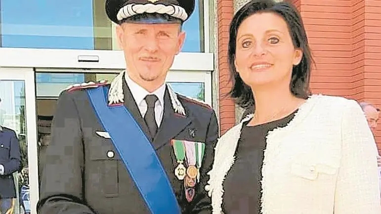 Il colonnello dei carabinieri Antonio Dibari con la moglie Vannia Gava, viceministro all’ambiente