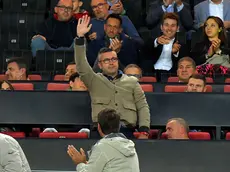 Totò Di Natale sugli spalti dello stadio Friuli ricambia l'ovazione dei tifosi bianconeri © Foto Petrussi