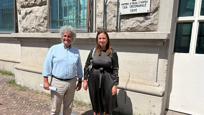 Il garante comunale dei diritti delle persone private della libertà personale, Andrea Sandra, con il consigliere regionale Manuela Celotti