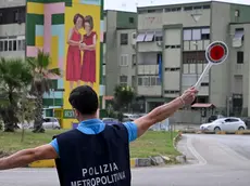 Special police units, financial police and carabinieri, take part in the joint operation in Parco Verde (Green Park) of Caivano District in Naples, Italy, 14 September 2023. In total, 400 officers were involved. ANSA/CIRO FUSCO