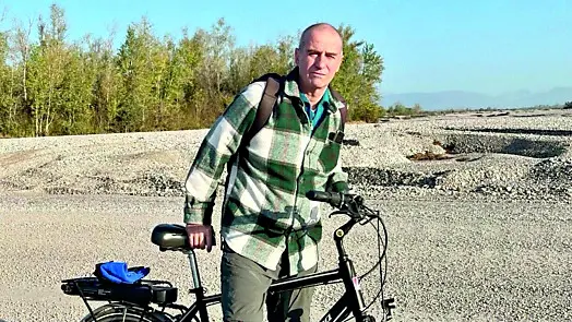 Enrico Spanio, il docente che percorre 40 chilometri per andare a scuola