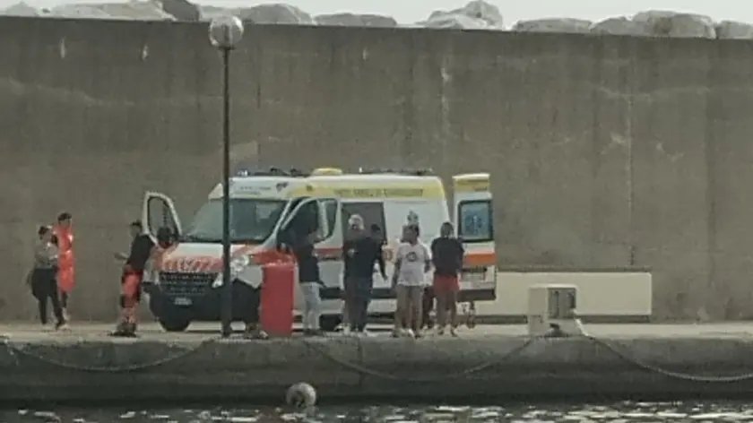 Auto finisce in mare a Lavagna