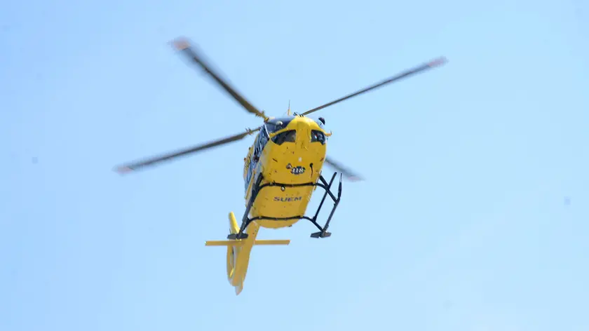 gian paolo perona- perona- belluno- il nuovo elicottero del suem- ospedale