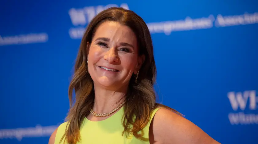 epa09919735 Philanthropost Melinda French Gates arrives at the 2022 White House Correspondents’ Association Dinner at the Washington Hilton in Washington, DC, USA, 30 April 2022. The dinner is back this year for the first time since 2019. EPA/BONNIE CASH / POOL