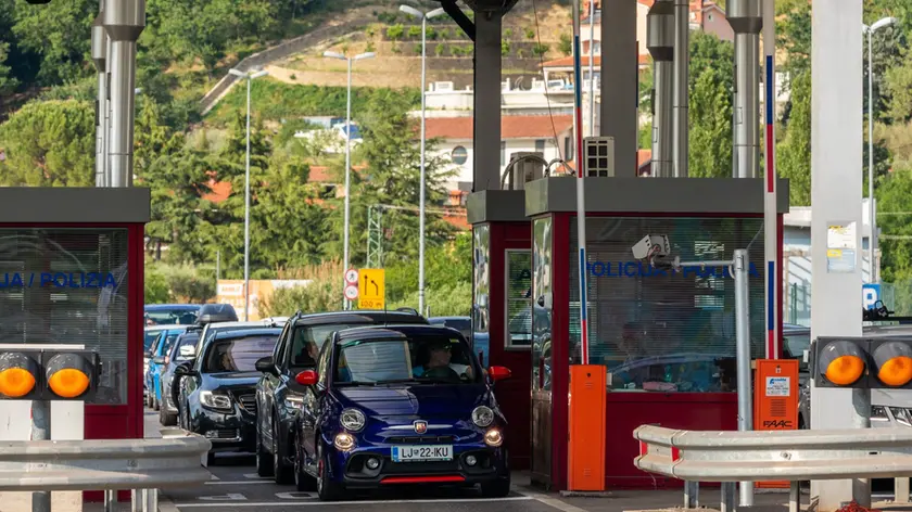 22.05.2020.. Plovanija - Strani drzavljani ulaze u Hrvatsku na granicnom prijelazu Kastel. Photo: Srecko Niketic/PIXSELL