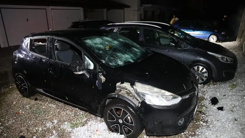 Danni alle auto: ecco le immagini da Mortegliano © Foto Petrussi