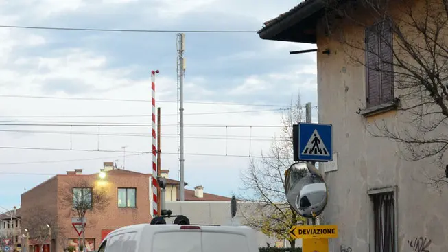 Udine 11 novembre 2013 passaggio a livello via del bon Copyright Petrussi Foto TURCO