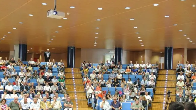 Auditorium della sede regionale nel corso del confronto tra amministratori regionali e degli Enti locali sul Patto di stabilità e sul Decreto "Fare". (Udine 29/07/13)