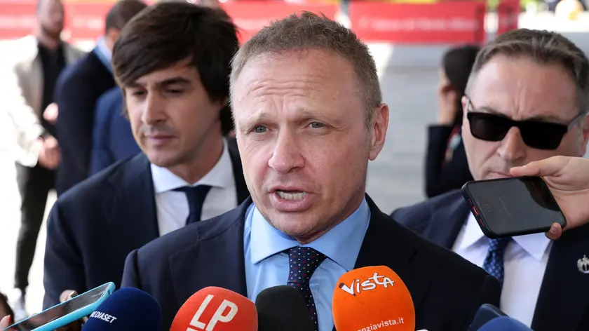 Il ministro dell’Agricoltura Francesco Lollobrigida incontra la stampa in occasione dell’apertura del Salone del Mobile. Milano 16 Aprile 2024 ANSA / MATTEO BAZZI
